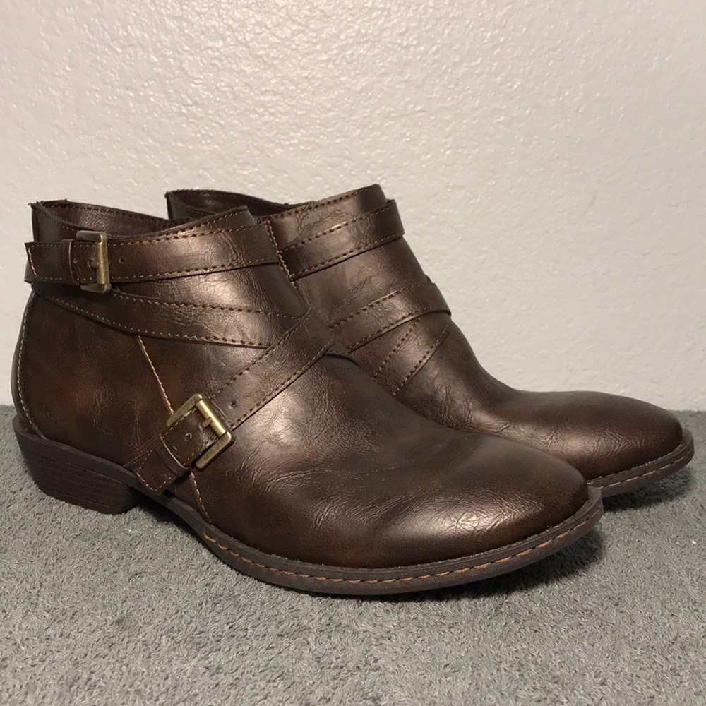 b.o.c. Barrera Brown Ankle Booties